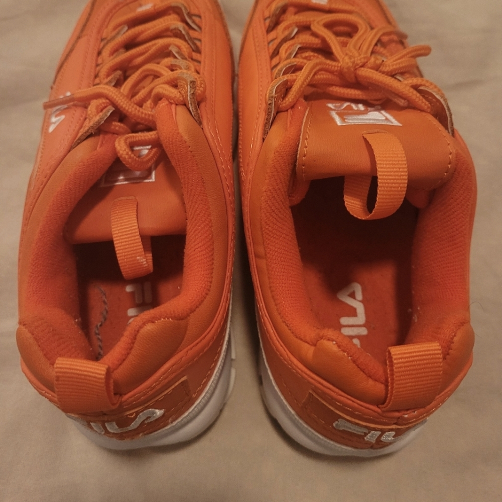 Women's Size 7 Fila Disruptor II, Orange